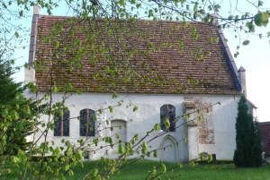 Renovierte Dorfkirche Pinnow Ostgiebel und Nordwand